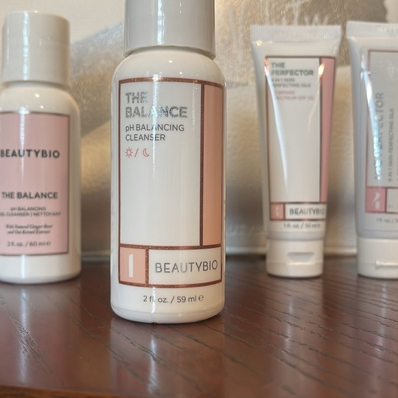 Beauty bio travel the balance/ the perfector bundle with pouch - Picture 5 of 10